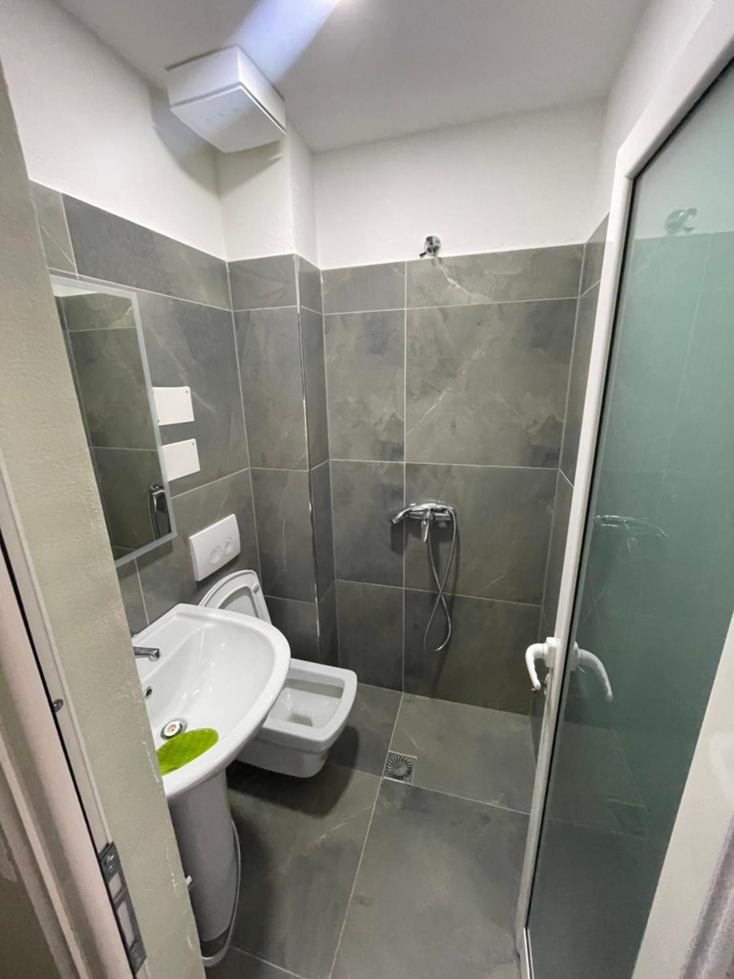 Lura Hotel Fushe-Lure Екстер'єр фото