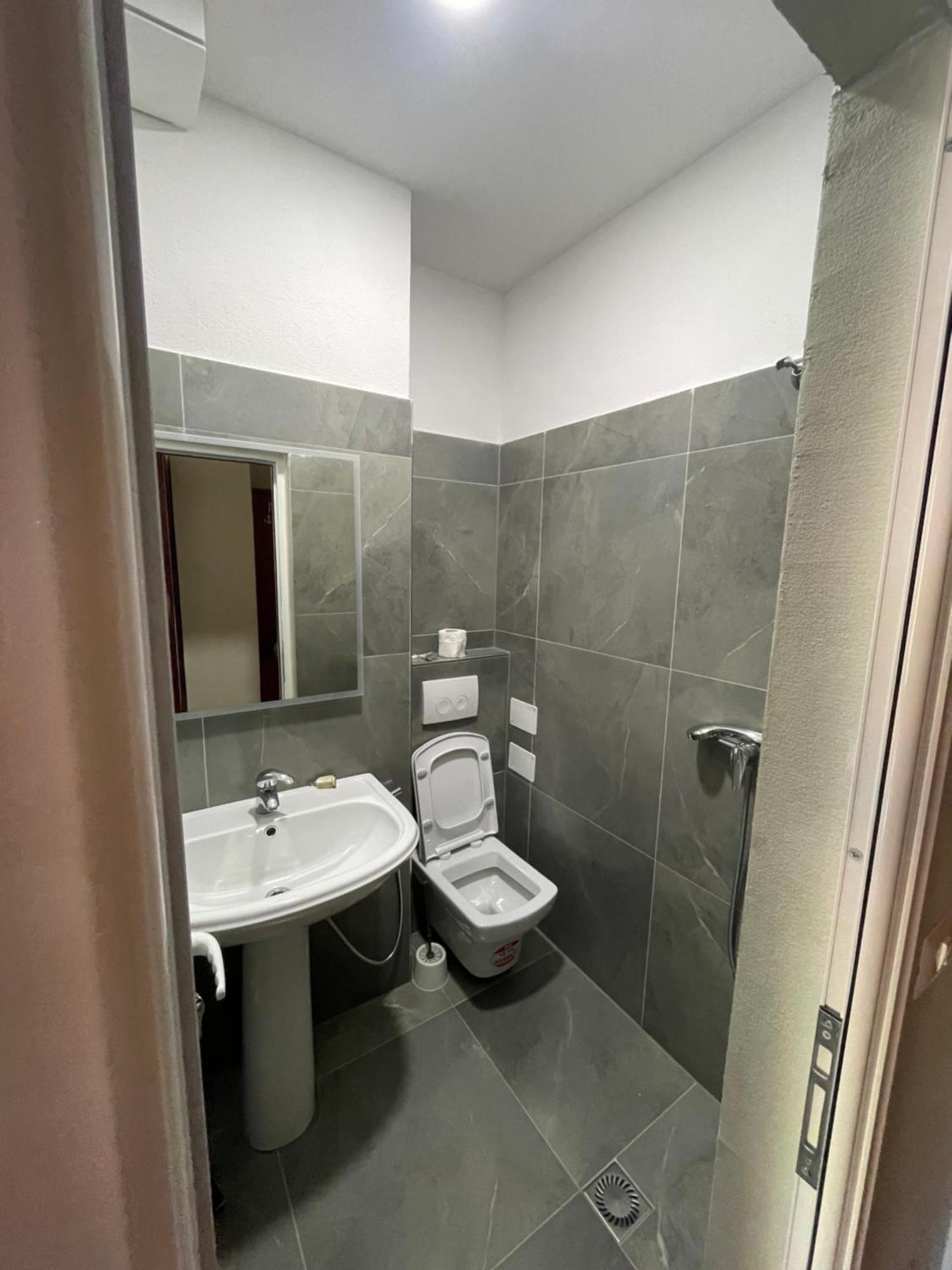 Lura Hotel Fushe-Lure Екстер'єр фото