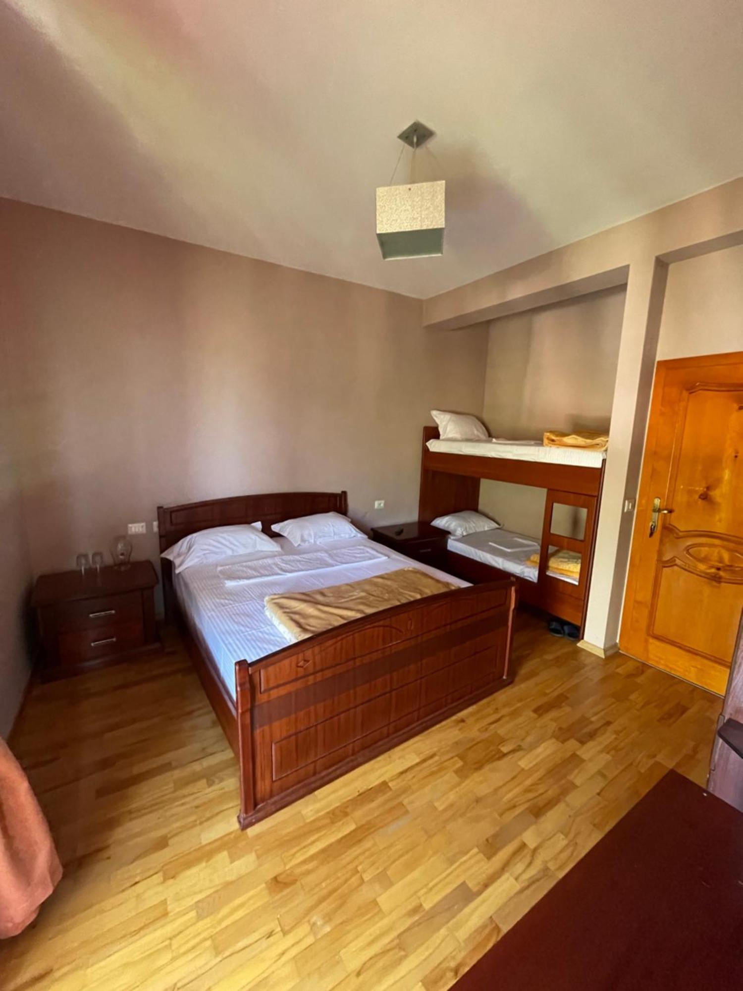 Lura Hotel Fushe-Lure Екстер'єр фото