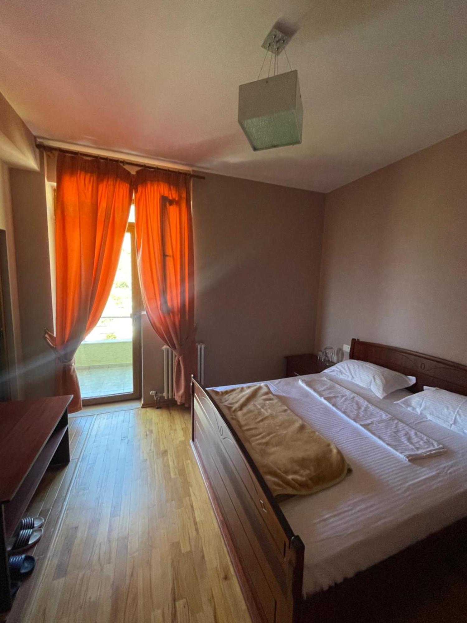 Lura Hotel Fushe-Lure Екстер'єр фото