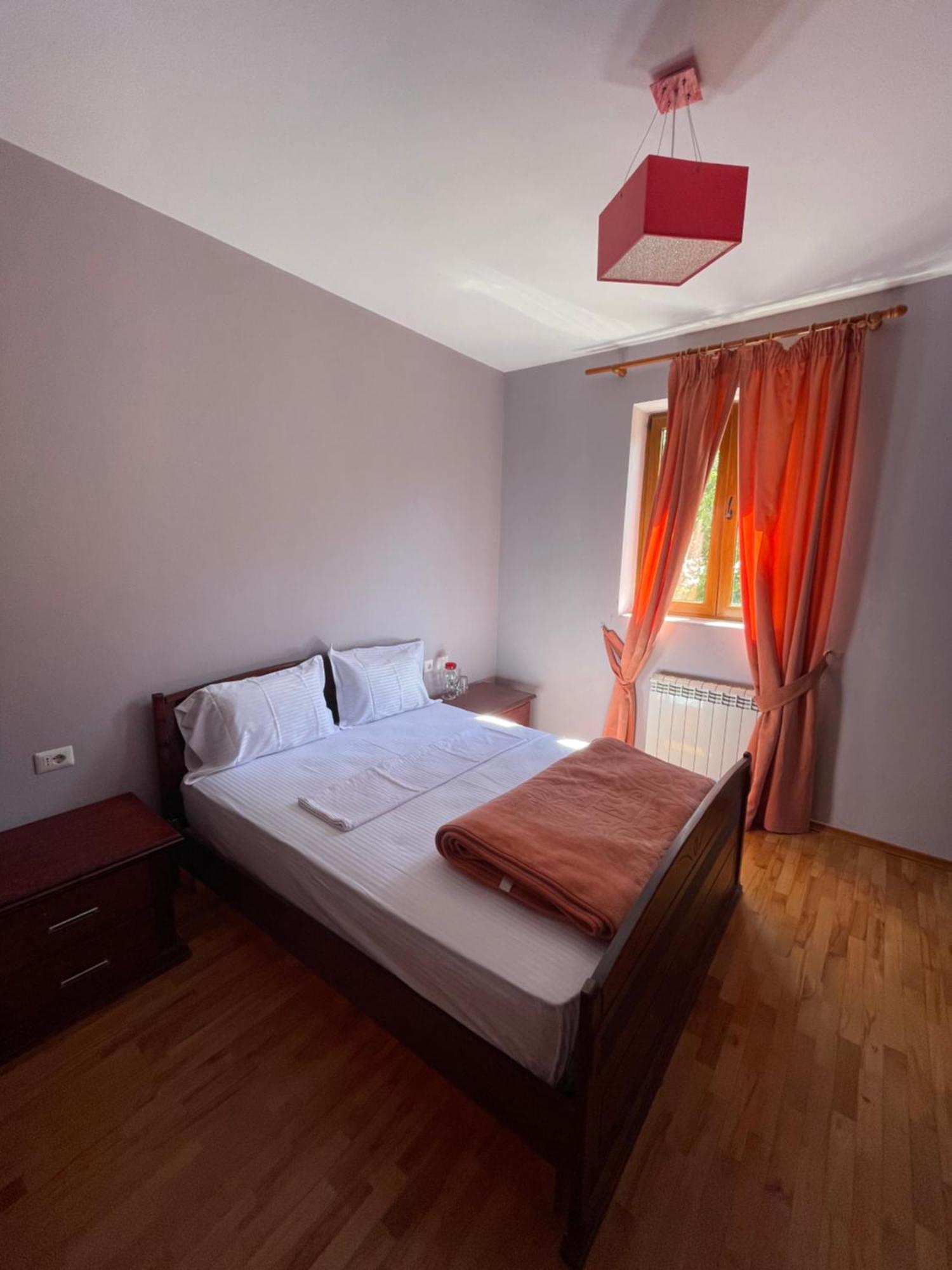 Lura Hotel Fushe-Lure Екстер'єр фото