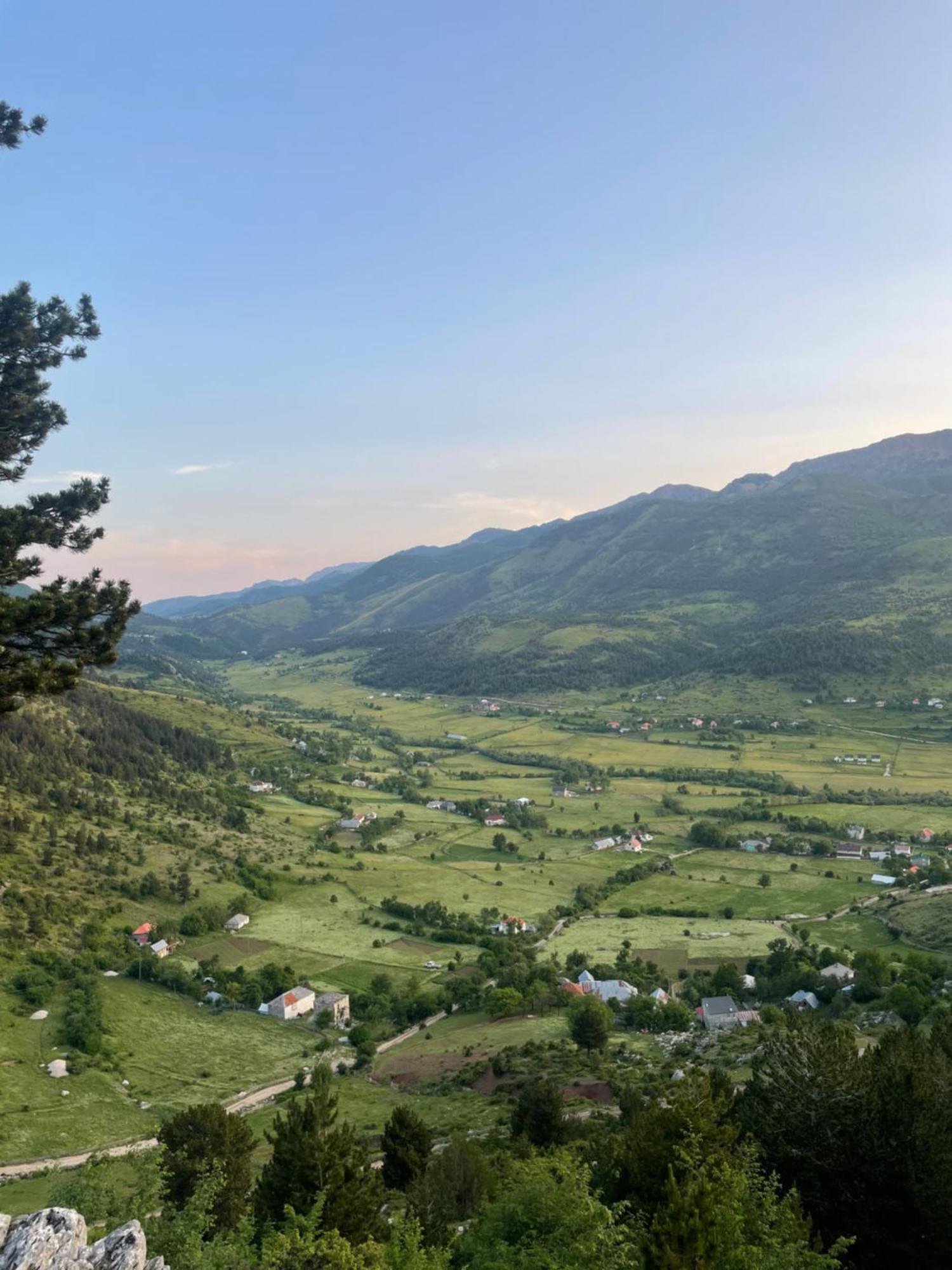 Lura Hotel Fushe-Lure Екстер'єр фото