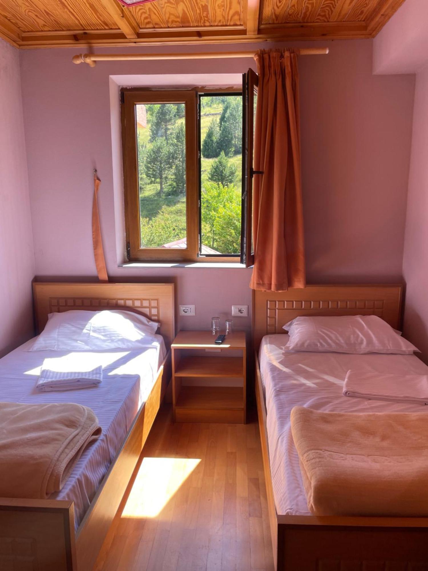 Lura Hotel Fushe-Lure Екстер'єр фото